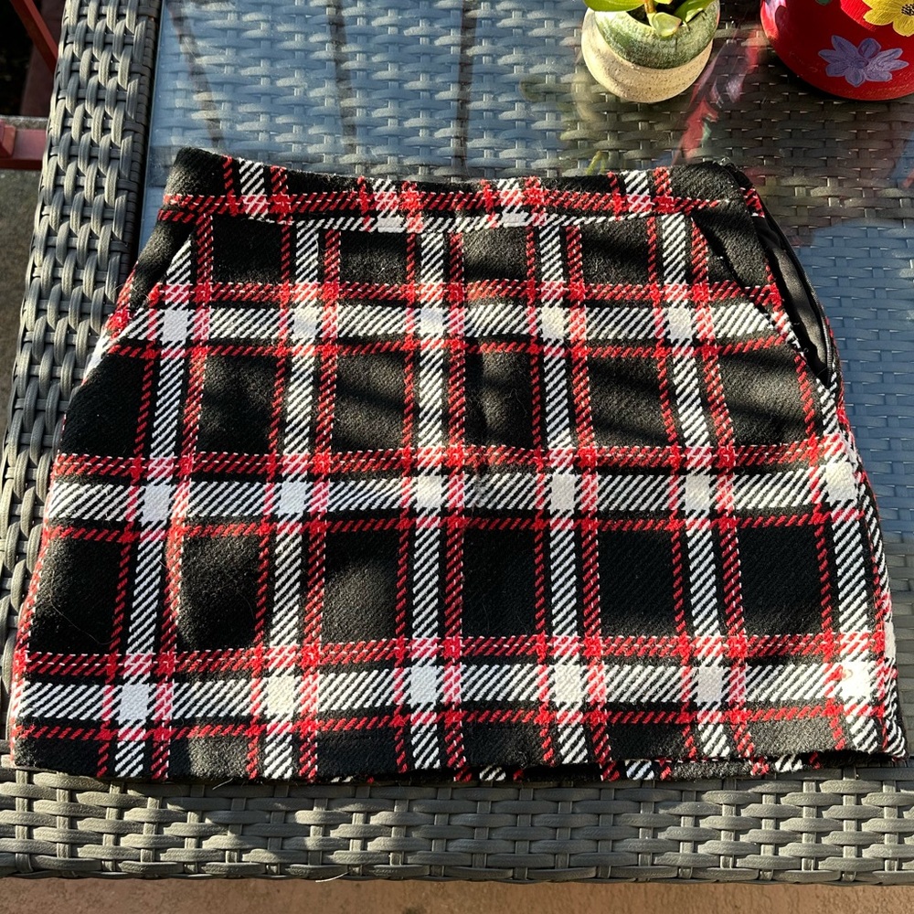 Plaid miniskirt with pockets